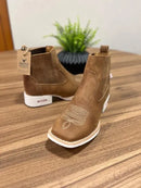 Botina Otávio - Couro Fóssil Havana/Bordado Florão Bege