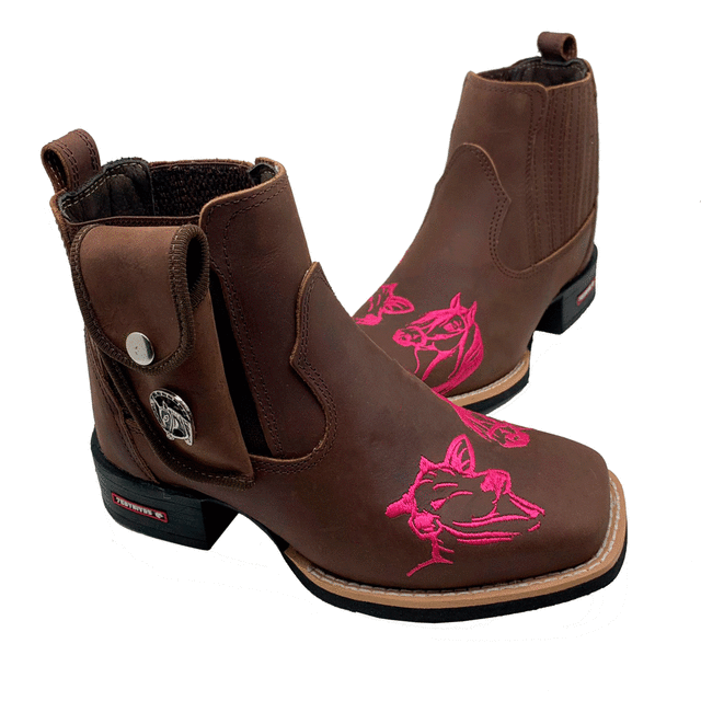 BotinaCanivete Pecuária\n                                    - Couro Crazy Horse Nescau | Bordado Rosa