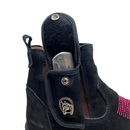 BotinaCanivete Tradicional\n                                    - Couro Nobuck Preto | Bordado Rosa