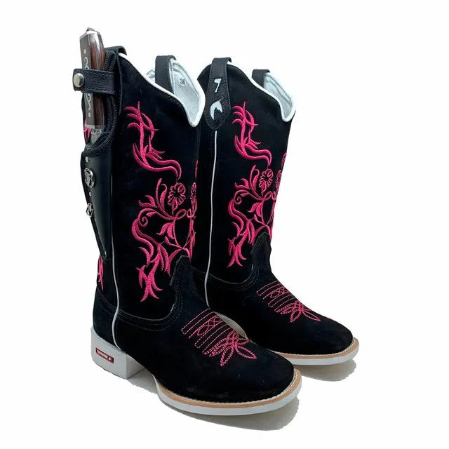 BotaFaca Primavera\n                                    - Couro Nobuck Preto | Bordado Rosa | Solado Branco