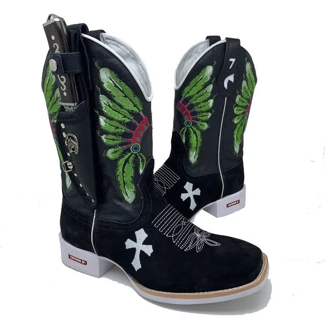 BotaFaca Cocar\n                                    - Couro Cano Látego Preto | Couro Gáspea Nobuck Preto | Bordado Verde e Branco
