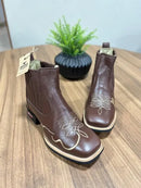 Botina Guilherme - Couro Látego Marrom/ Bordado Violão e Cavalo Bege