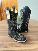 Texana Amora - Couro Látego Preto/Bordado Cruz Preto com Metais