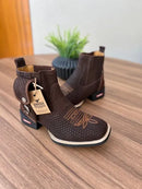 Botina Arthur com Kit Canivete - Couro Tilápia Marrom/Bordado Florão