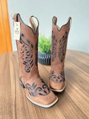 Texana Geovana - Couro Horse Nescau/ Bordado Ramos Preto