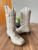 Texana Rita - Couro Off-White/Bordado Cavalo e Padroeira com metais