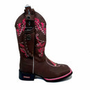 BotaFaca Padroeira\n                                    - Couro Crazy Horse Nescau | Bordados Rosa e Bege