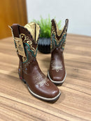 Texana Alice Infantil - Couro Látego Marrom/Bordado Tribal Verde e Bege com Trice