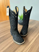 Texana Geovana - Couro Nobuck Preto/Bordado Ramos Preto com Metais
