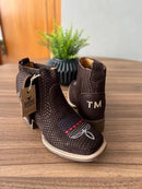 Botina Henrique com Kit Canivete - Couro Nobuck Tilápia Marrom/ Bordado Florão Americano