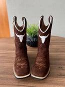 Texana Lucca - Couro Nobuck Marrom/ Bordado Touro Branco