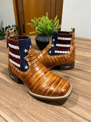 Botina Luís - Couro Pinhão Queimado Tatu/ Bordado Americana