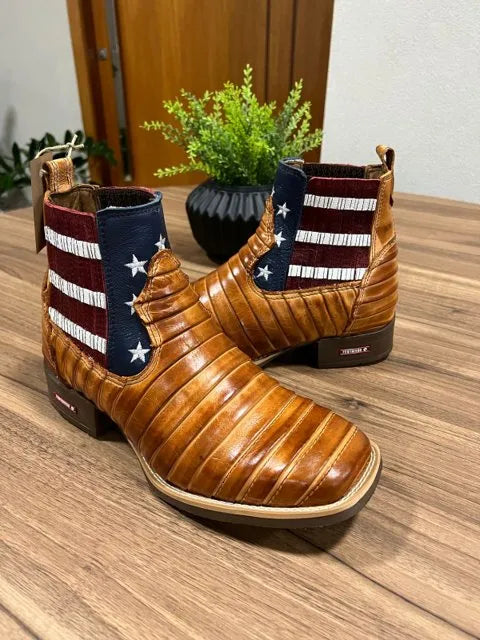 Botina Luís - Couro Pinhão Queimado Tatu/ Bordado Americana