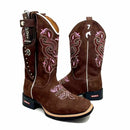 BotaFaca Heloísa \n                                    - Couro Nobuck Chocolate | Bordado Rosa Claro