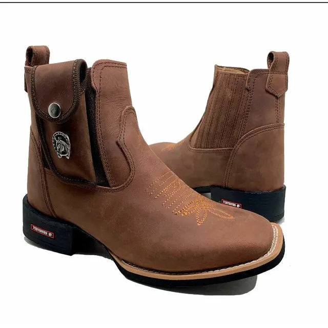 BotinaCanivete Tradicional\n                                    - Couro Crazy Horse Nescau | Bordado Ferrugem