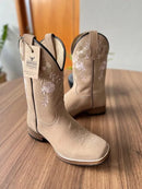 Texana Cecília - Couro Nobuck Areia/ Bordado Flores Bege e Rosa (Solado Madeira)