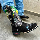 BotaFaca Patriota\n                                    - Couro Cano Estampa | Gáspea Couro Nobuck Estilizado em Tilapia Preto