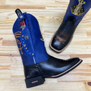 BotaFaca Padroeira\n                                    - Couro Cano Fóssil Azul Bic | Couro Gáspea Látego Preto | Bordado Nossa Senhora Tradicional e Terço